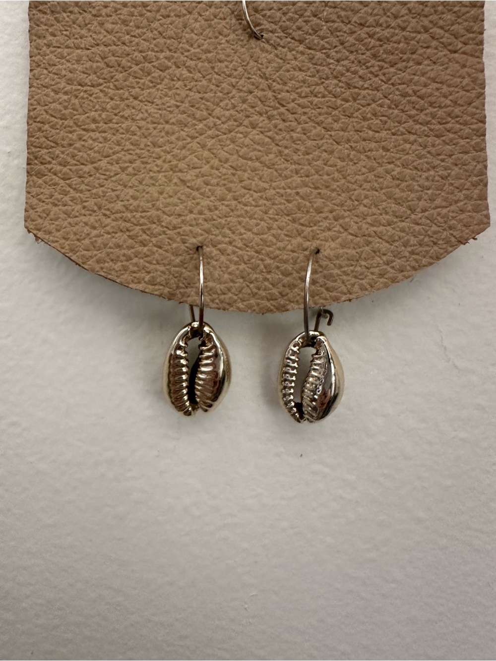Dainty Gold Conch Shell Drop Hoop Earrings